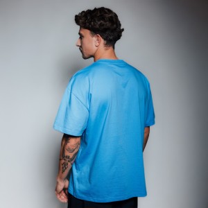 T-SHIRT NIEBIESKA LOGO PLUSZOWE