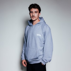 BLUZA Z KAPTUREM SZARA LOGO PLUSZOWE