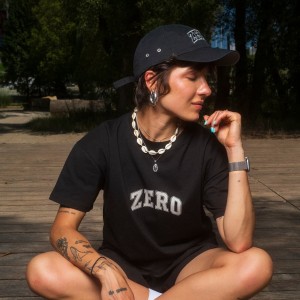 CZAPKA Z DASZKIEM CZARNA ZERO CAMPUS
