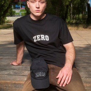 CZAPKA Z DASZKIEM CZARNA ZERO CAMPUS