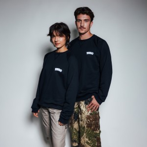 BLUZA CZARNA LOGO PLUSZOWE