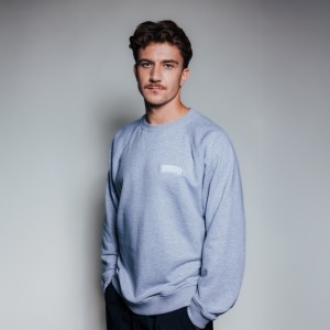 BLUZA SZARA LOGO PLUSZOWE